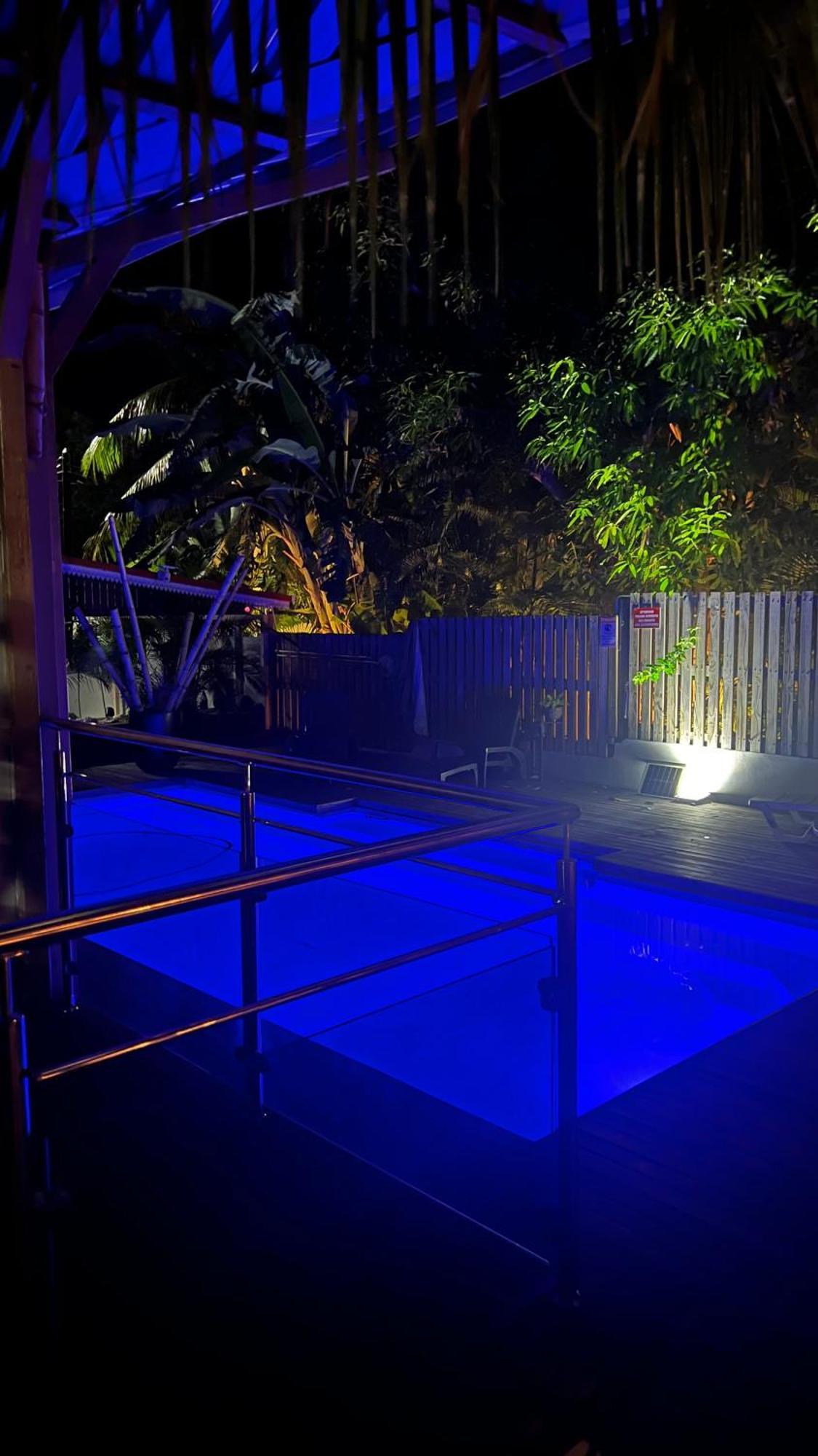 O Paradis Albion Grande Piscine Et Plage A Deux Pas Exterior foto